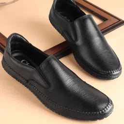 Carlton London Men Textured Leather Lightweight Loafers-image-14