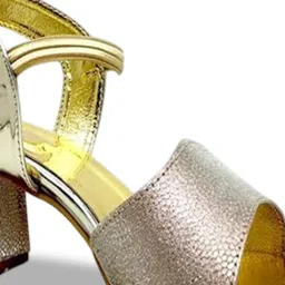 MONAQI Textured Open Toe Block Heel Sandals with Buckles image 3