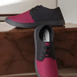 Spotwalk Men Colourblocked Sneakers-image-86