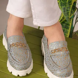 GLAM STORY Women Textured PU Loafers-image-6