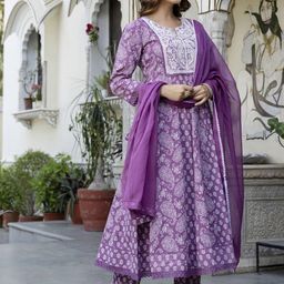 Anouk Paisley Printed Thread Work Pure Cotton Anarkali Kurta With Trousers & Dupatta-picture-6