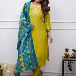 Twika Floral Embroidered Notch Neck Thread Work Chanderi Silk Kurta With Trouser & Dupatta-32