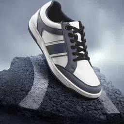 Bewakoof Men Colourblocked PU Sneakers-image-40