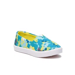 YK Girls Abstract Printed Canvas Contrast Sole Slip-On Sneakers-7