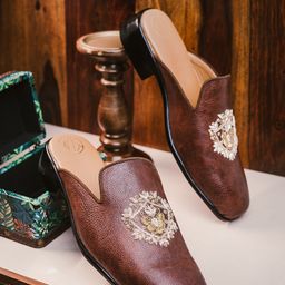 NR By Nidhi Rathi Men Embroidered Memory Foam Lightweight Suede Mules-image-6