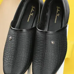 John Karsun Men Textured Lightweight Mojaris-image-93