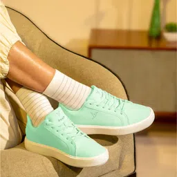 YOHO Women Blinc Hands Free Sneakers-49