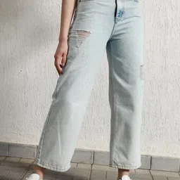 Hubberholme Women Relaxed Fit High-Rise Mildly Distressed Jeans-image-65