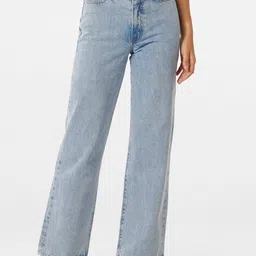 Forever New Women Comfort Straight Fit High-Rise Heavy Fade Clean Look Jeans-image-6