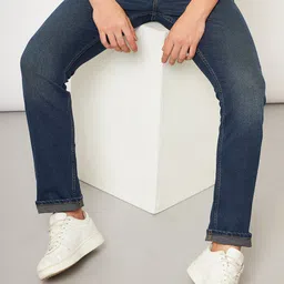 Lee Men Rodeo Fit Light Fade Clean Look Stretchable Jeans-image-73