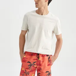 DeFacto Men Conversational Printed Mid Rise Shorts-picture-13