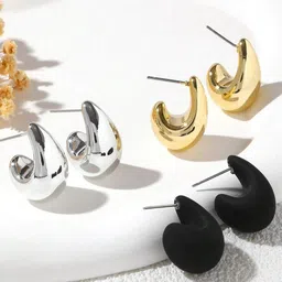 OOMPH Teardrop Shaped Drop Earrings-12