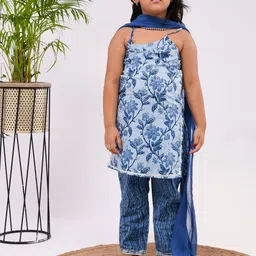 Aspriya Girls Floral Printed Regular Pure Cotton Kurta with Trousers & With Dupatta-picture-7