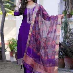 HETVI CREATION Ethnic Motifs Embroidered Zari A-Line Kurta with Trousers & Dupatta image 2
