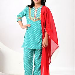 Flyfinns Girls Green Pure Cotton Clothing Set-image-4