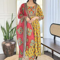 URMIR FASHION Women Ethnic Motifs Printed Tiered Kurta with Trousers & With Dupatta-picture-26
