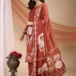 AMRUTVARSHA CREATION Women Floral Printed Regular Aari Work Kurta with Trousers & With Dupatta image 5