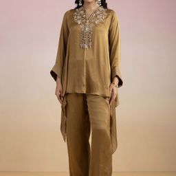AJIESH OBEROI Embellished V-Neck Tunic With Trousers Co-Ords-picture-33