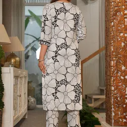 ARANGETRAM Floral Printed V-Neck Mirror Work Kurta With Trouser & Dupatta image 3