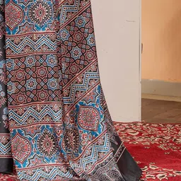 KALINI Floral Poly Crepe Block Print Saree image 2
