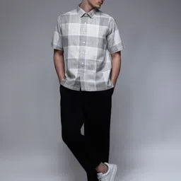 Paper Cut Oversized Checked Cotton Spread Collar Casual Shirt-picture-32