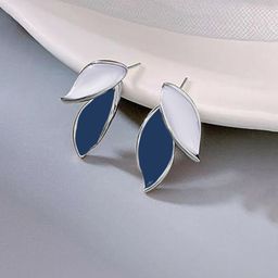 VAGHBHATT Silver-Plated Leaf Shaped Enamelled Studs-63