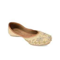 Anouk Women Embellished Ethnic Mojaris Flats-image-100