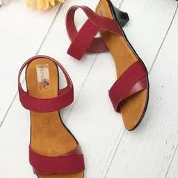TWINSSHOE Women Textured Round Toe Backstrap Sandals-16