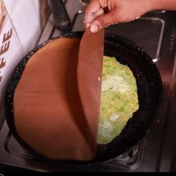 AKKI ROTI Sheet HOLIGE Sheet chapathi matt Baking mat Teflon Sheet Baking Paper for Oven OBBATTU Sheet Best Option to Silicon MAT for ROTI MAT & Parchment Paper for Baking Cake Round 33 CM Dia image 1