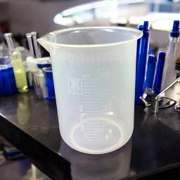 Fastro Set of 5 Transparent Plastic Measuring Beakers – Beaker Mugs Cups for Home, Kitchen, and Laboratory Use, Featuring 50ml, 100ml, 250ml, 500ml and 1000ml Sizes for Liquid & Solid Measurements image 2