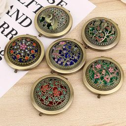 we3 Glass Double Layer Travel Makeup Mirror, Round Compact Portable Cosmetic Mirror, Double Sided Magnifying Handheld Pocket Mirror(Random Style) (Pack Of 1), Tabletop Mounting, Framed, Gold image 3