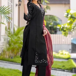 MITTOO Women Embroidered Regular Thread Work Kurti with Trousers & With Dupatta image 2