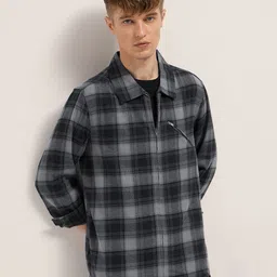 THE BEAR HOUSE Men Checked Casual Shirt-image-65