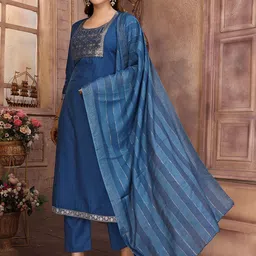 Royal Export Ethnic Motifs Embroidered Thread Work Straight Kurta with Trouser & Dupatta image 5