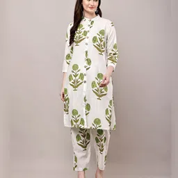 DREAM X FASHION Women Floral Printed Kurta with Trousers-picture-15