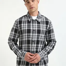 Calvin Klein Jeans Men Boxy Tartan Checks Opaque Casual Shirt-image-17