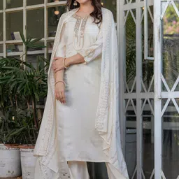 Navlik Ethnic Motifs Embroidered Notch Neck Straight Kurta with Trousers And Dupatta-26