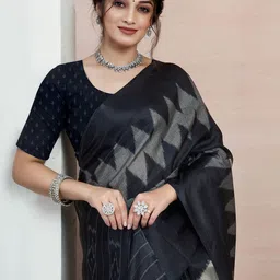 KALINI Geometric Printed Saree image 5