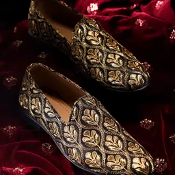 House of Pataudi Men Black & Golden Ethnic Motifs Embroidered Mojaris-12