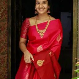 Floral Woven Kanjeevaram Saree with Contrast Pallu-picture-7