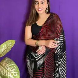 Women Printed Saree with Contrast Border-image-30