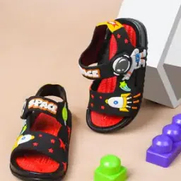Boys Colourblock Slip-On Sandals with Velcro Fastening -image-17