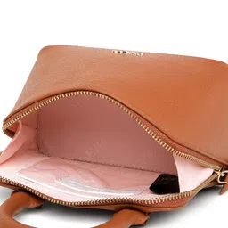 KLEIO Structured Handheld Bag image 5