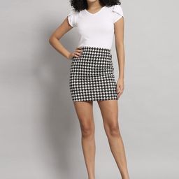 QIOA Mid Rise Houndstooth Printed Mini Pencil Skirt-image-84