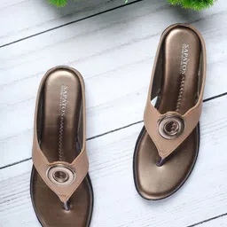 SAPATOS Women Beige & Copper-Toned T-Strap Flats-image-94