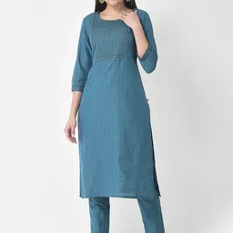 Span Ethnic Motifs Embroidered Sequinned Silk Kurta-33