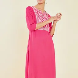 Soch Fuchsia & White Notched Neck Ethnic Motifs Embroidered Straight Kurta-picture-10