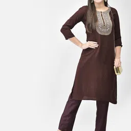 Span Ethnic Motifs Yoke Design Thread Work Detail Straight Kurta-picture-4