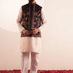 SOJANYA Geometric Embroidered Band Collar Straight Kurta With Pyjama & Nehru Jacket-picture-40
