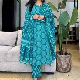 all about you Women Floral Printed Regular Kurta with Trousers & With Dupatta-image-82